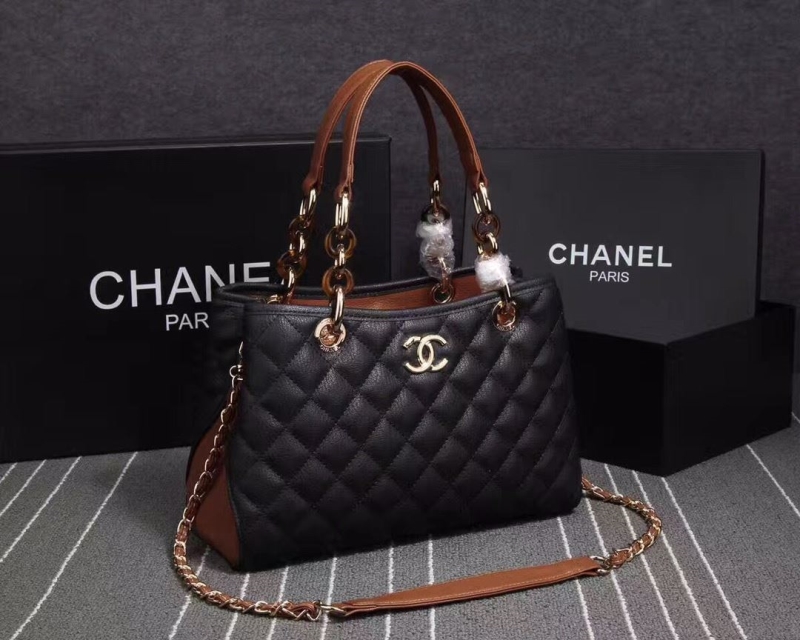 Ch**el shopping bags